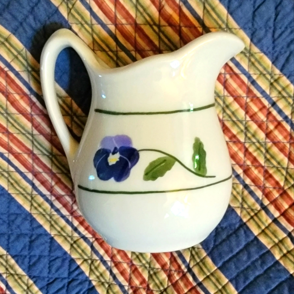 COPY - 🌿 Hartstone Pottery Pansy Design Pitcher/Creamer 🌿🌿 EUC - Picture 4 of 9